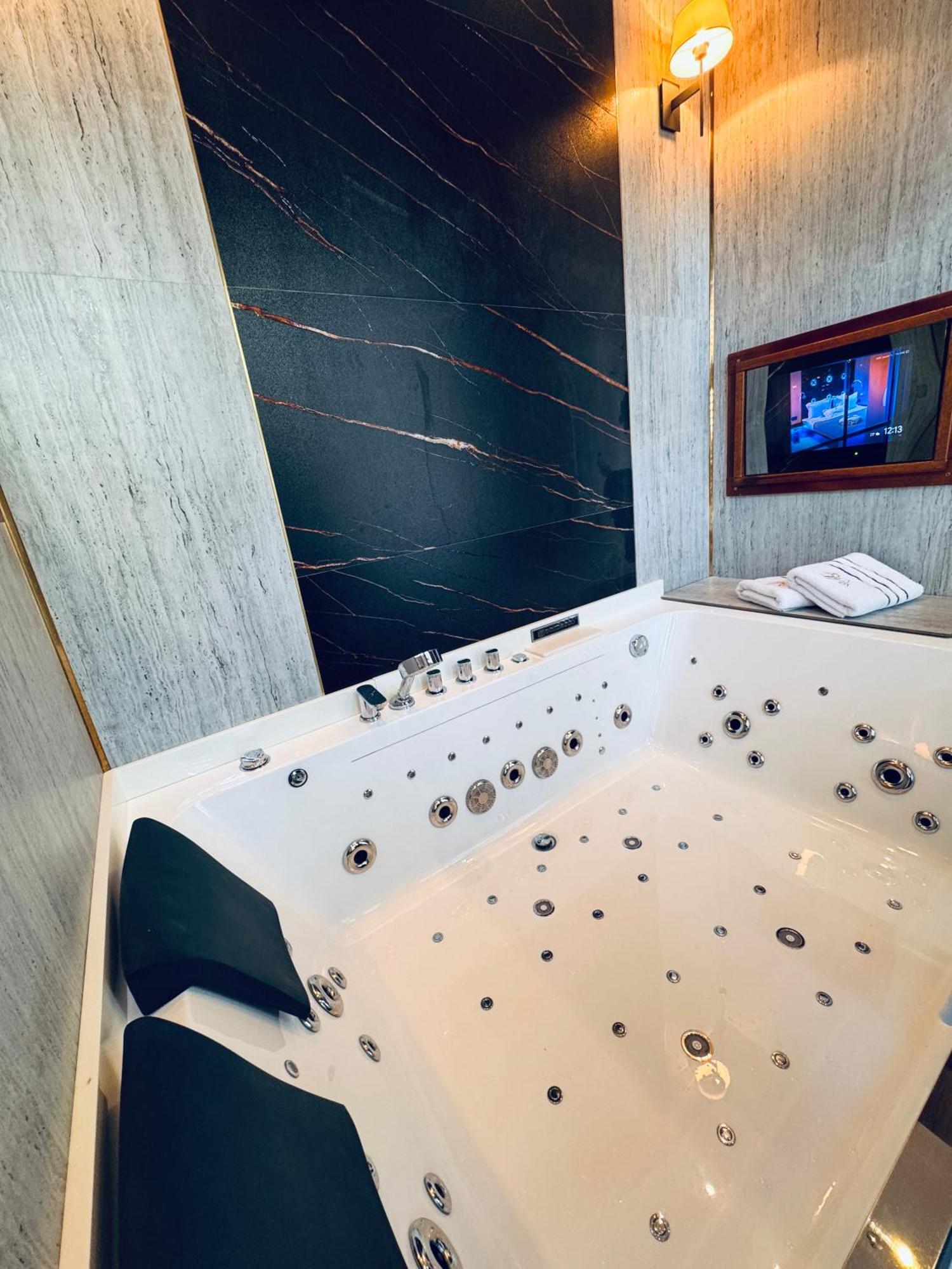 Mala Anglia Deluxe Rooms & Spa ソポト エクステリア 写真