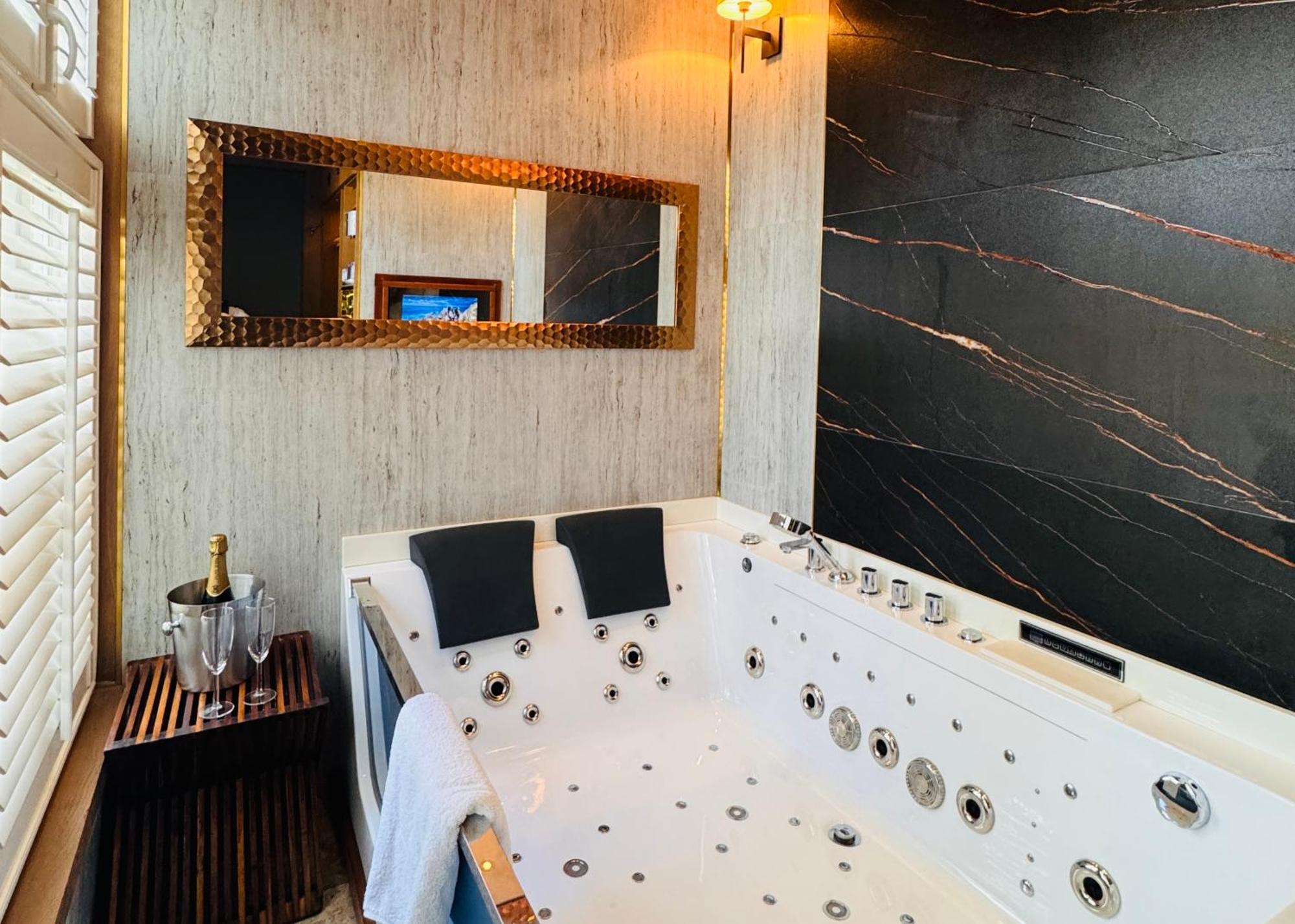 Mala Anglia Deluxe Rooms & Spa ソポト エクステリア 写真